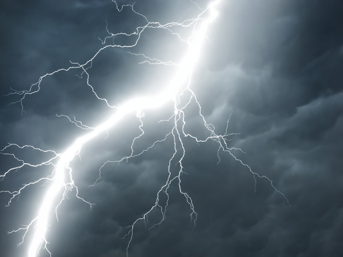 المنستير : صاعقة رعدية تُسفر عن وفاة شاب